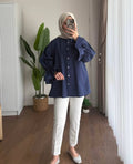 Elegante Oversize-Bluse mit Schleifendetails in Navy