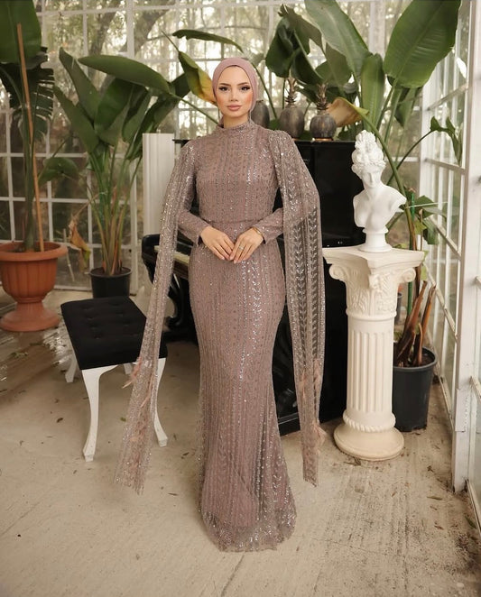 Abendkleid in Mocha mit Perlen- und Paillettenstickerei