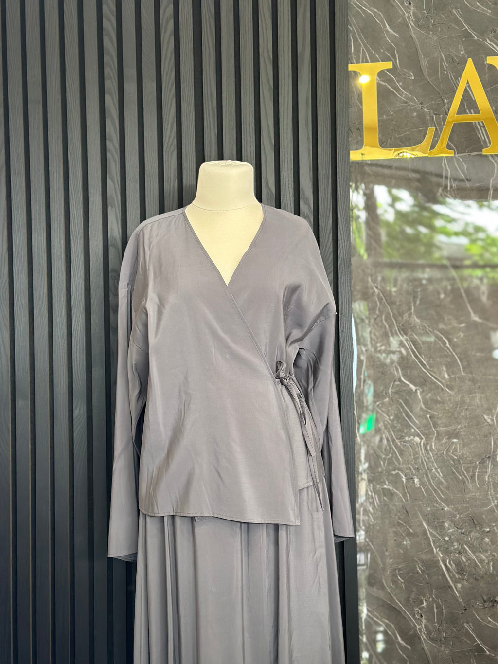 Zeitloser Cotton Zweiteiler in elegantem Grau