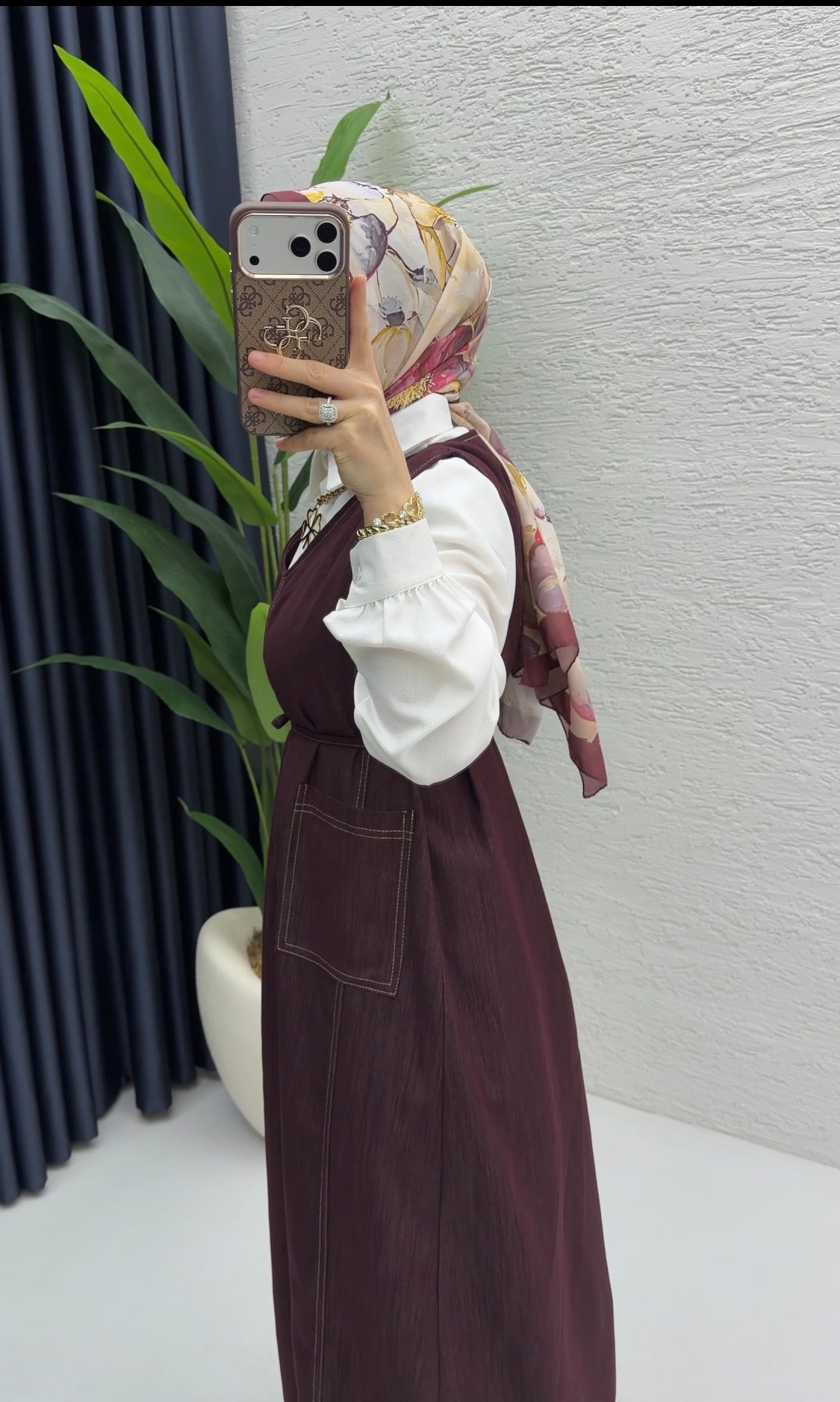 Jeans-Trägerkleid in Bordeauxrot