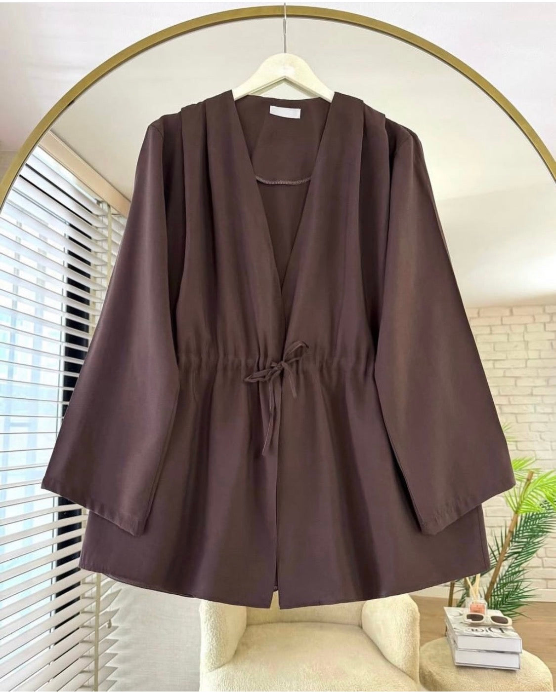 Taillierter Modal-Kimono mit Tunnelzugband – Braun