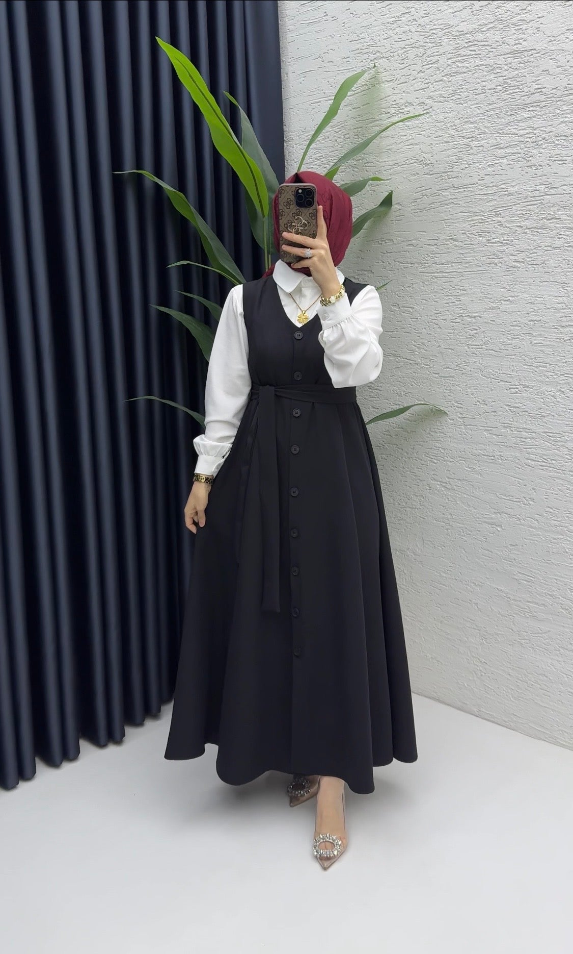 Kübra Trägerkleid in Schwarz