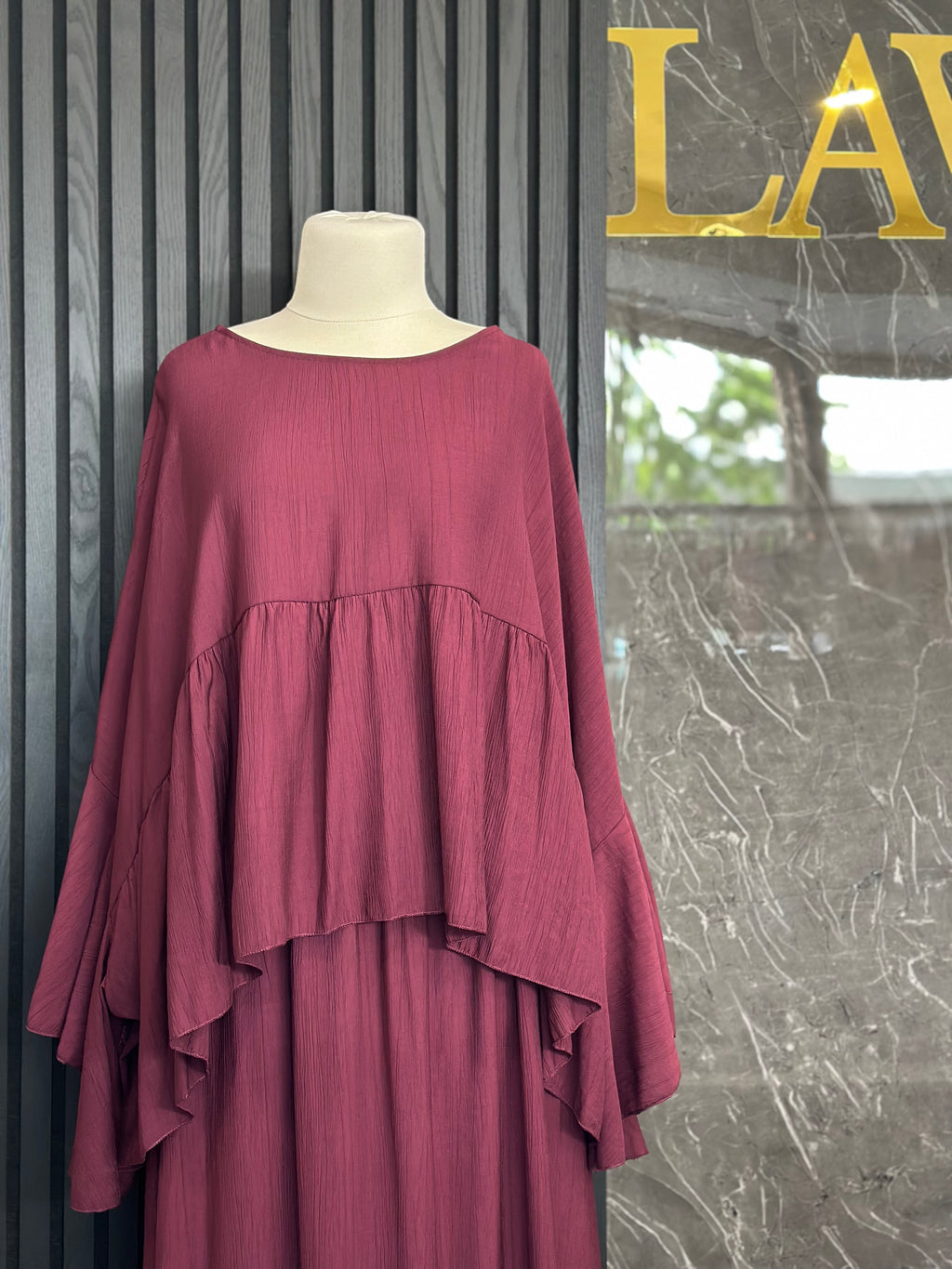Simple & Elegant: Two-piece set in Bordeaux