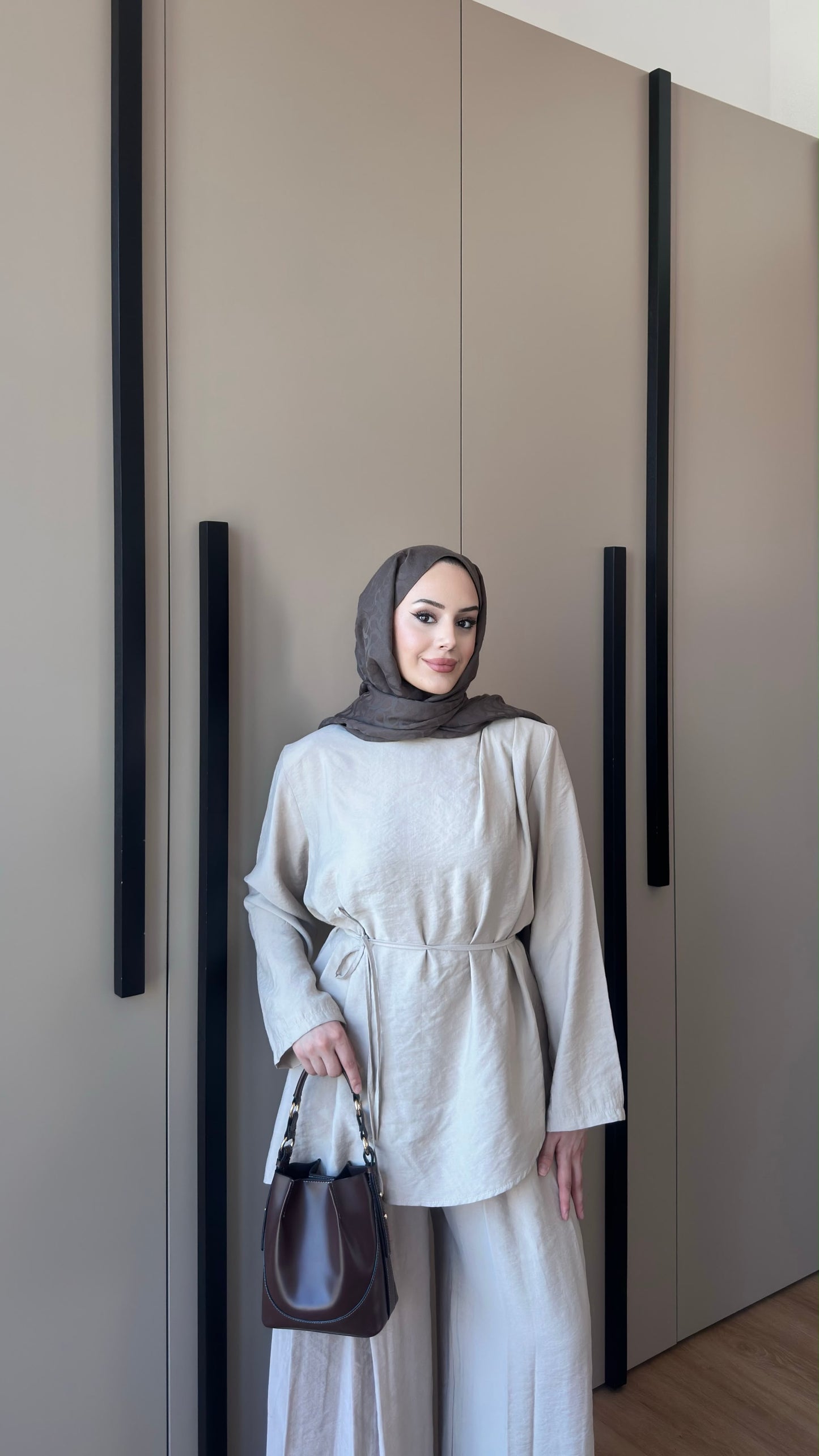LAVINYA ZWEITEILER BEIGE