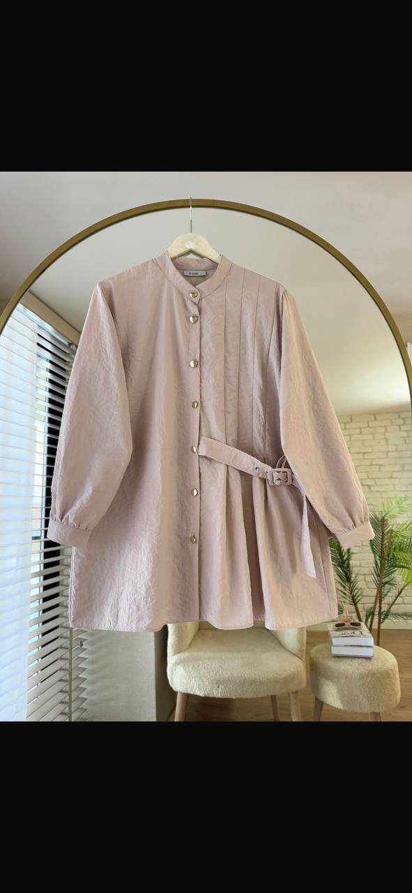 Elegante Longbluse mit Gürtel-Detail in Blush Rosa