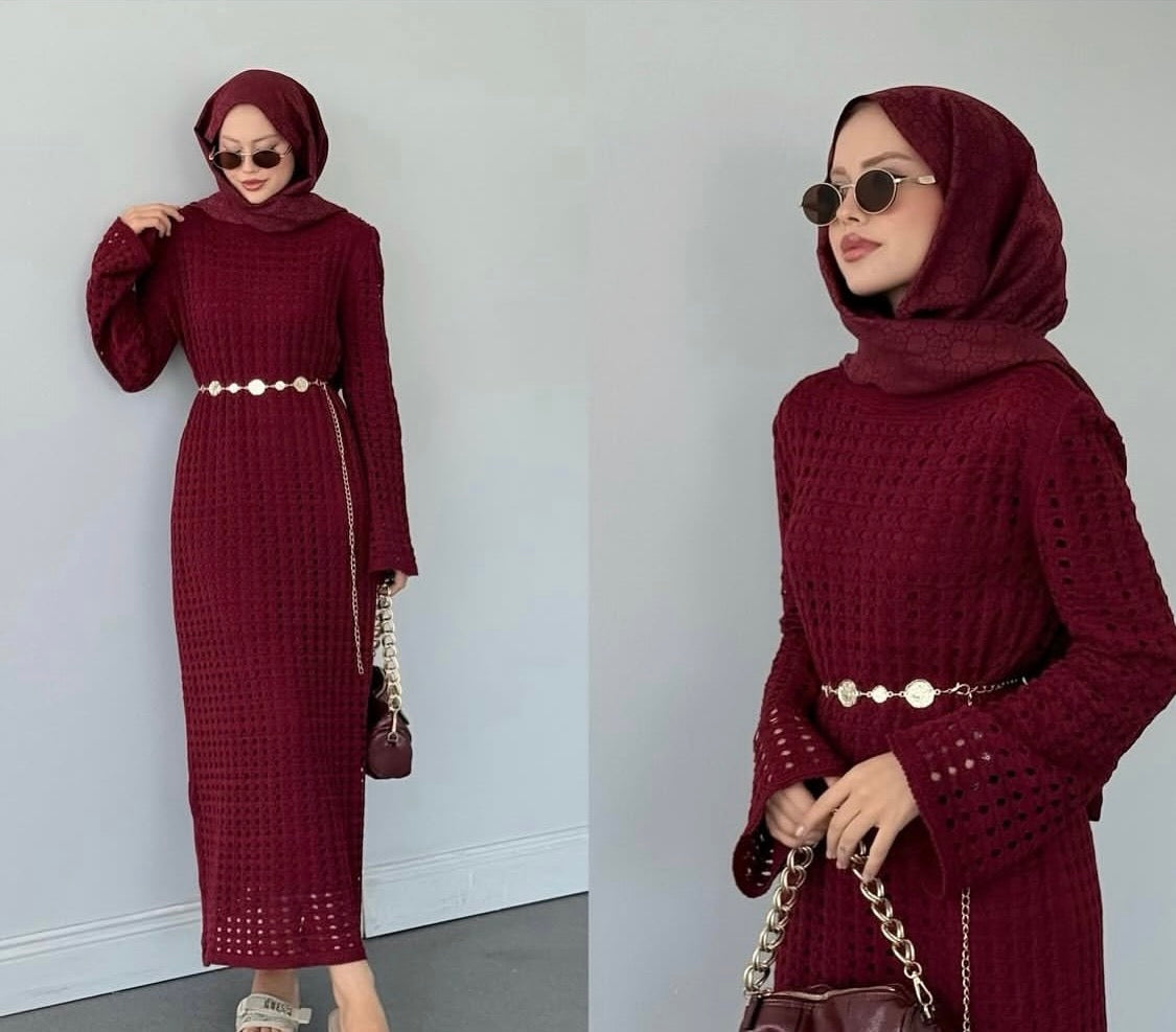 Elegantes Strick-Maxikleid in Bordeaux