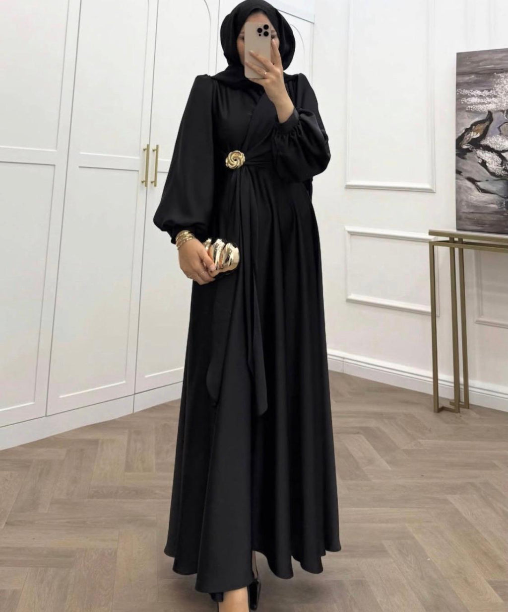 Satin Wickelkleid mit Brosche